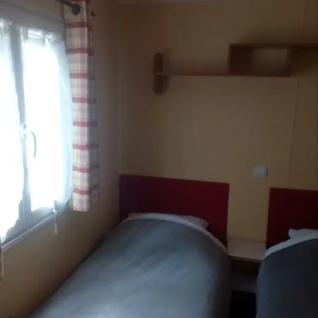 Camping Les Sources キャンプ場 Liencourt