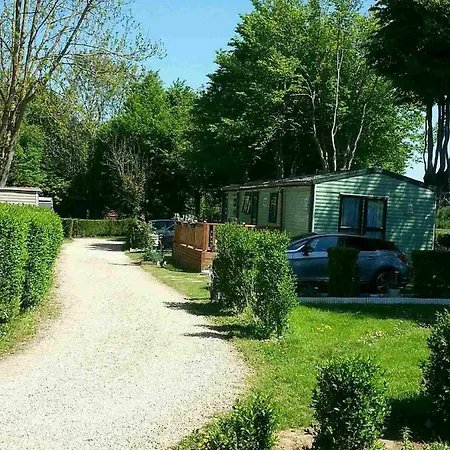 Camping Les Sources キャンプ場 Liencourt